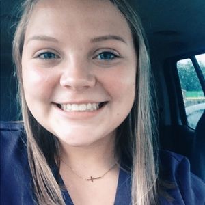 Meet your Posher, Kayla